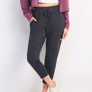 Threads 4 Thought Women's Black Cropped Drawstring Joggers